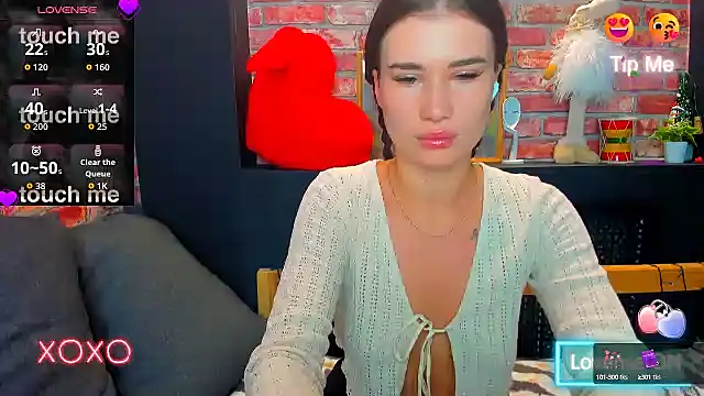 Snapshot of UrJoyy chatting on October 8, 6:59 am UrJoyy online show from October 8, 6:59 am
