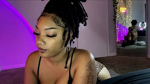 Snapshot of SheSoNastyy_21 chatting on October 13, 10:06 am SheSoNastyy 21 online show from October 13, 10:06 am