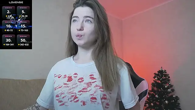 Snapshot of Luxuryalma chatting on December 15, 5:57 am Luxuryalma online show from December 15, 5:57 am