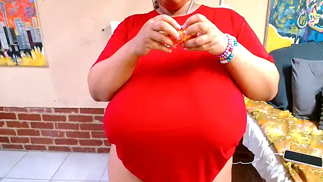 CurvyAfricanGoddess online show from December 4, 6:29 pm