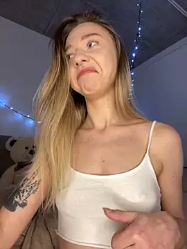 Snapshot of _urbestie_ chatting on January 31, 11:47 pm urbestie online show from January 31, 11:47 pm