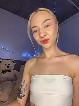 Snapshot of _urbestie_ chatting on February 27, 11:04 pm urbestie online show from February 27, 11:04 pm