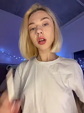 Snapshot of _urbestie_ chatting on March 16, 12:29 am urbestie online show from March 16, 12:29 am