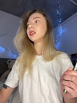 Snapshot of _urbestie_ chatting on January 11, 9:22 pm urbestie online show from January 11, 9:22 pm