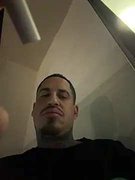 Snapshot of juicyj1311 chatting on March 15, 6:20 am juicyj1311 online show from March 15, 6:20 am