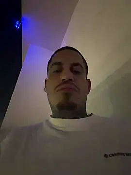 Snapshot of juicyj1311 chatting on March 12, 5:55 am juicyj1311 online show from March 12, 5:55 am