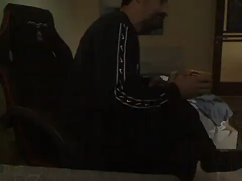 amydamarw online show from December 5, 6:56 am