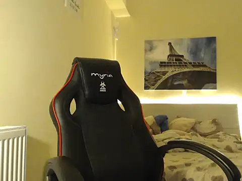 amydamarw online show from February 12, 4:07 pm