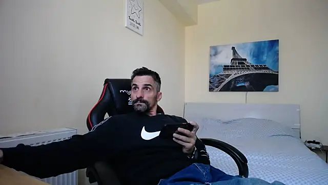 amydamarw online show from April 11, 6:21 am