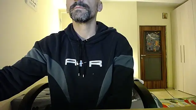 amydamarw online show from April 5, 7:09 pm