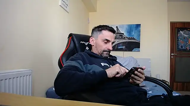 amydamarw online show from April 5, 6:42 am