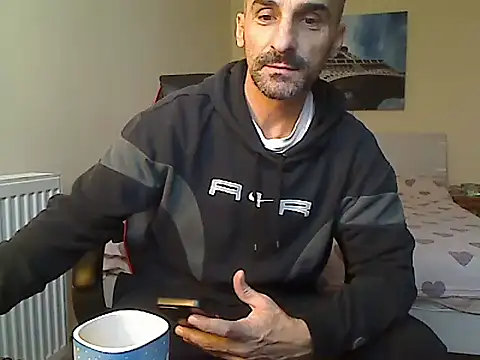 amydamarw online show from December 18, 8:19 am