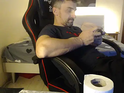 amydamarw online show from February 8, 6:27 pm