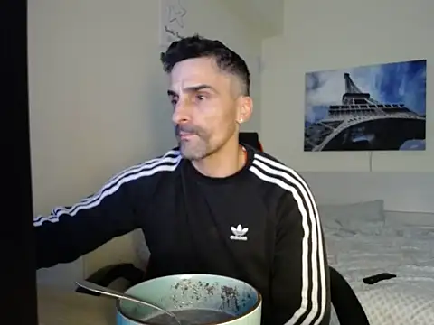 amydamarw online show from February 25, 7:25 pm