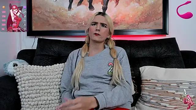 Snapshot of shannel__queen chatting on February 6, 2:22 am shannel queen online show from February 6, 2:22 am