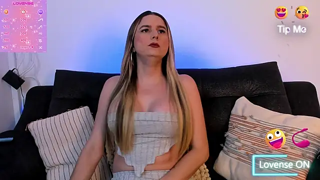 Snapshot of shannel__queen chatting on November 8, 7:39 pm shannel queen online show from November 8, 7:39 pm