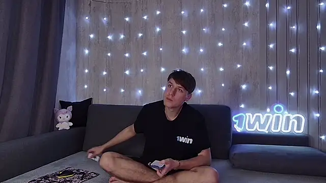 wineandboobss online show from December 16, 2:16 pm