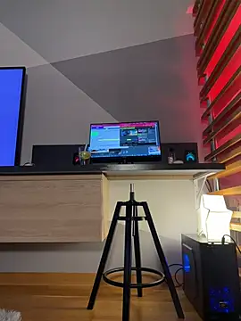 Snapshot of MiaJeanns chatting on January 24, 6:14 am MiaJeanns online show from January 24, 6:14 am