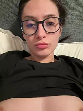 Snapshot of MiaJeanns chatting on March 17, 9:13 pm MiaJeanns online show from March 17, 9:13 pm