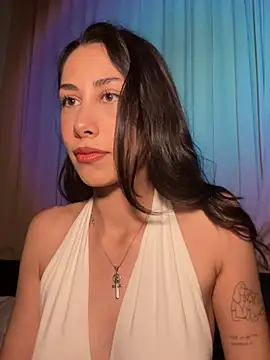 Sophiehii online show from April 15, 12:10 pm