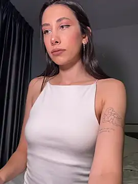 Sophiehii online show from February 11, 10:25 am