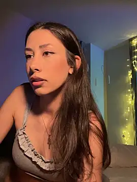 Sophiehii online show from May 9, 1:36 pm