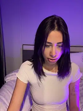 Sophiehii online show from December 22, 1:33 pm
