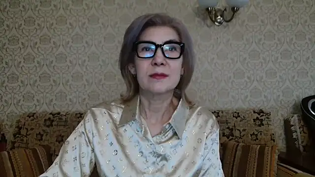Snapshot of Elegant00Lady chatting on September 30, 12:00 pm Elegant00Lady online show from September 30, 12:00 pm