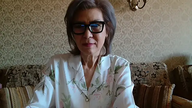 Snapshot of Elegant00Lady chatting on October 16, 2:42 am Elegant00Lady online show from October 16, 2:42 am