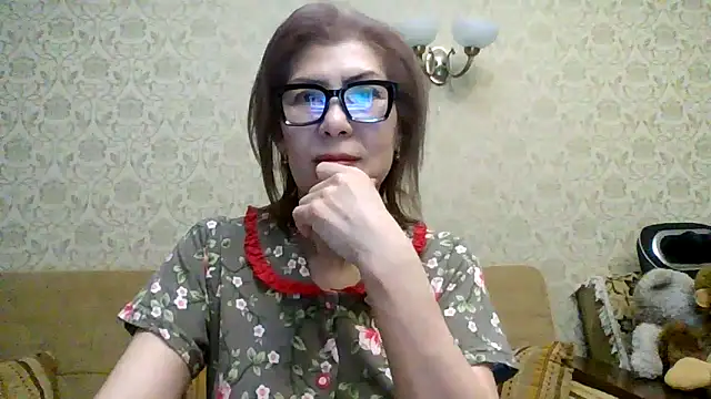 Snapshot of Elegant00Lady chatting on February 4, 3:18 pm Elegant00Lady online show from February 4, 3:18 pm