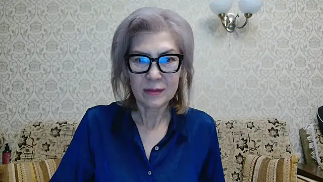 Snapshot of Elegant00Lady chatting on October 3, 3:02 pm Elegant00Lady online show from October 3, 3:02 pm