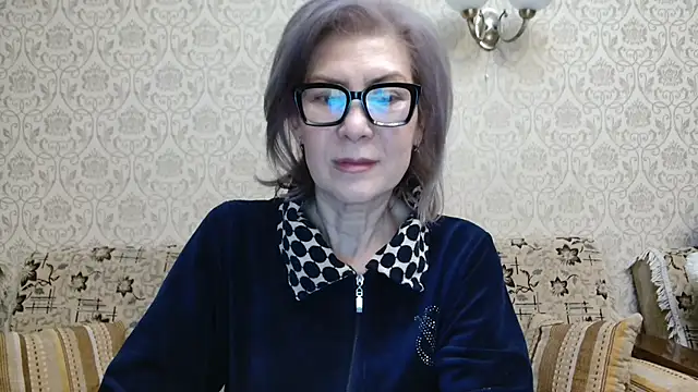 Snapshot of Elegant00Lady chatting on October 15, 2:25 pm Elegant00Lady online show from October 15, 2:25 pm