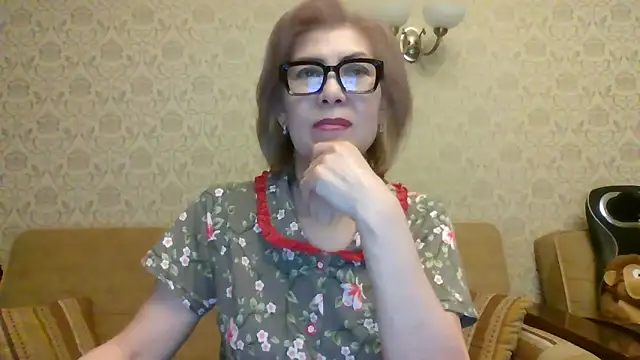 Snapshot of Elegant00Lady chatting on June 12, 3:21 pm Elegant00Lady online show from June 12, 3:21 pm