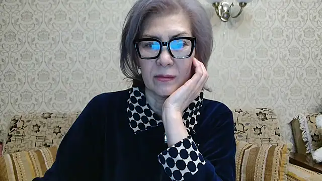 Snapshot of Elegant00Lady chatting on October 13, 5:25 pm Elegant00Lady online show from October 13, 5:25 pm