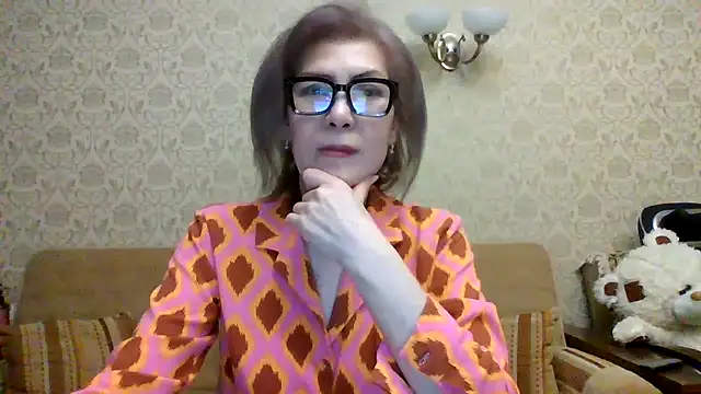 Snapshot of Elegant00Lady chatting on February 26, 3:56 pm Elegant00Lady online show from February 26, 3:56 pm