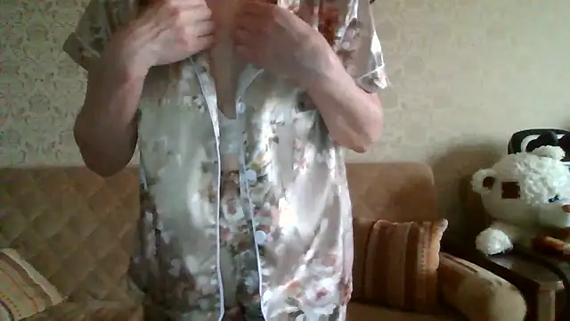 Snapshot of Elegant00Lady chatting on June 11, 2:53 am Elegant00Lady online show from June 11, 2:53 am
