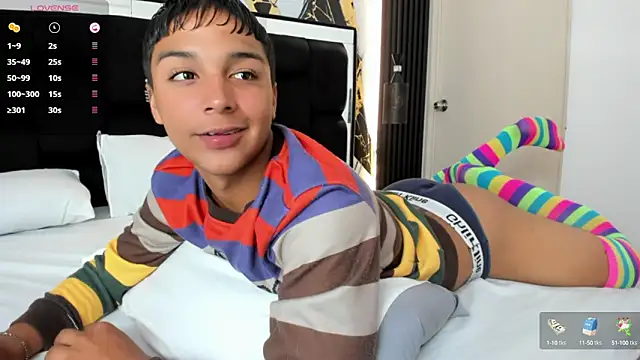 Seductivo jr online show from October 17, 3:10 am