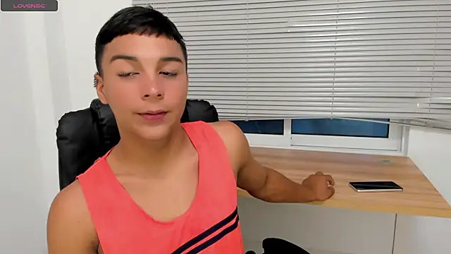 Seductivo jr online show from December 4, 4:33 am