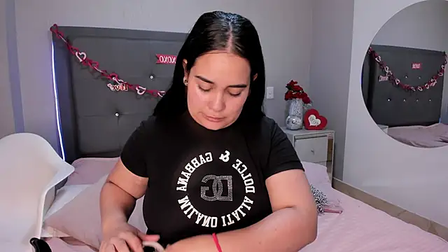Snapshot of emma_lye chatting on June 20, 8:25 pm emma lye online show from June 20, 8:25 pm