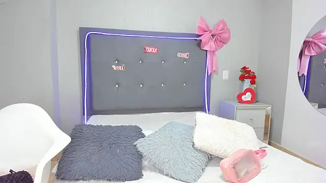 emma lye online show from March 23, 8:52 pm