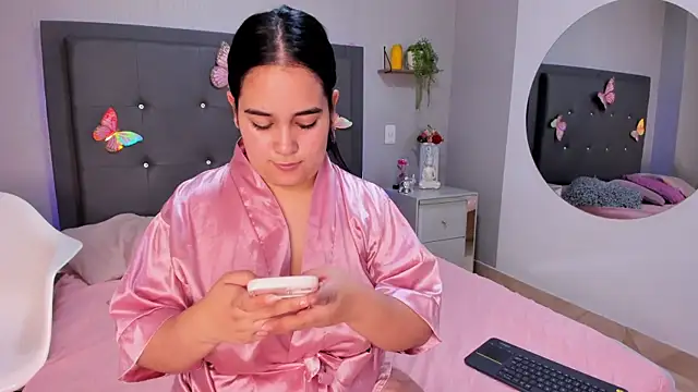 Snapshot of emma_lye chatting on July 13, 7:46 pm emma lye online show from July 13, 7:46 pm