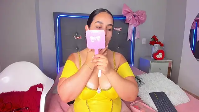 emma lye online show from March 31, 9:06 pm