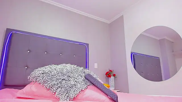 emma lye online show from March 6, 1:37 am