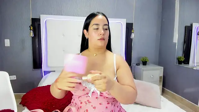 emma lye online show from February 19, 9:12 pm