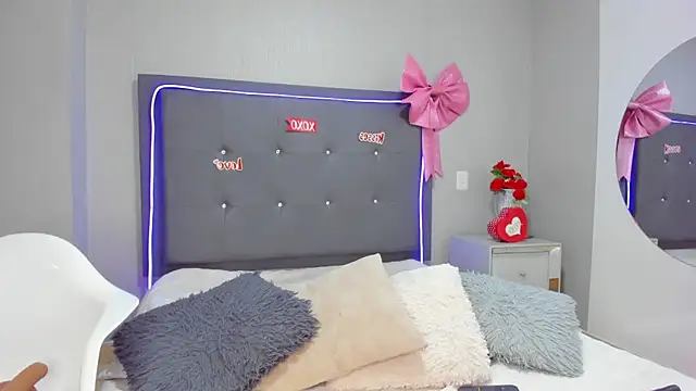 emma lye online show from March 20, 8:54 pm