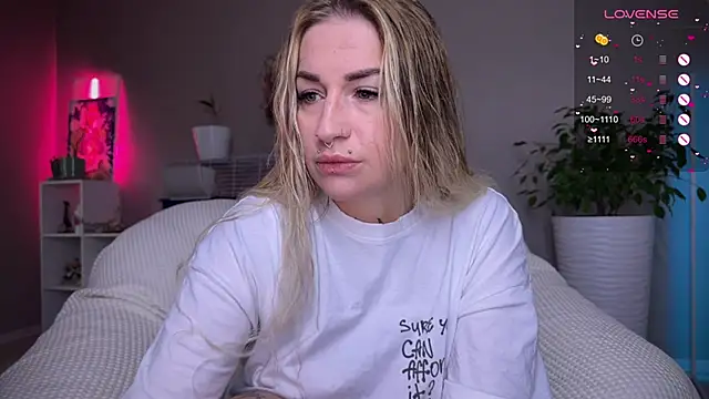 Snapshot of Tanya_Acid chatting on October 16, 11:51 am Tanya Acid online show from October 16, 11:51 am