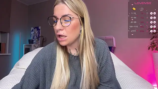 Tanya Acid online show from December 18, 4:17 am