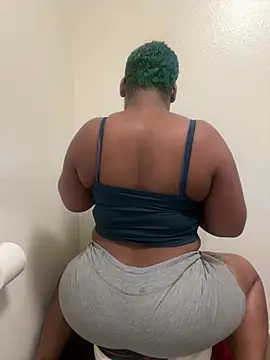 Snapshot of Prettynthick12 chatting on June 29, 6:51 pm Prettynthick12 online show from June 29, 6:51 pm
