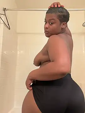 Snapshot of Prettynthick12 chatting on June 1, 11:54 am Prettynthick12 online show from June 1, 11:54 am