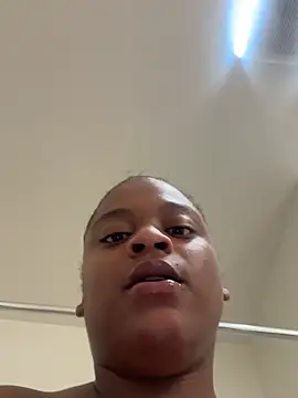 Prettynthick12 online show from March 13, 1:21 am